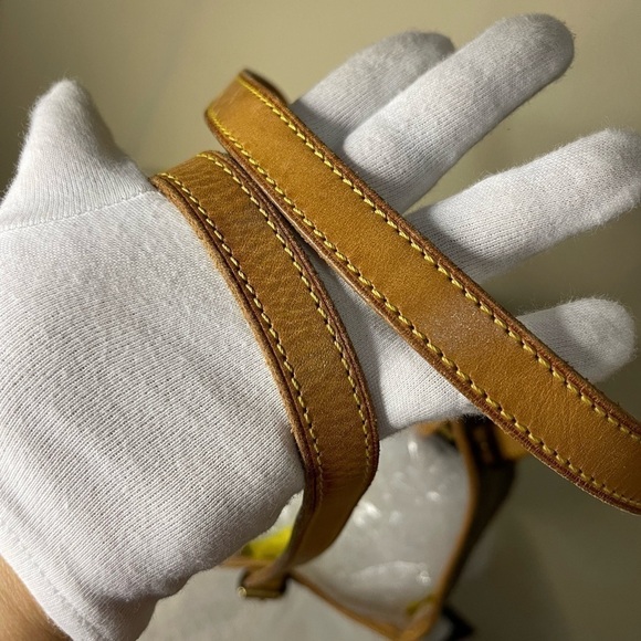 LOUIS VUITTON bucket tote monogram in GM with pouch - Picture 10 of 17